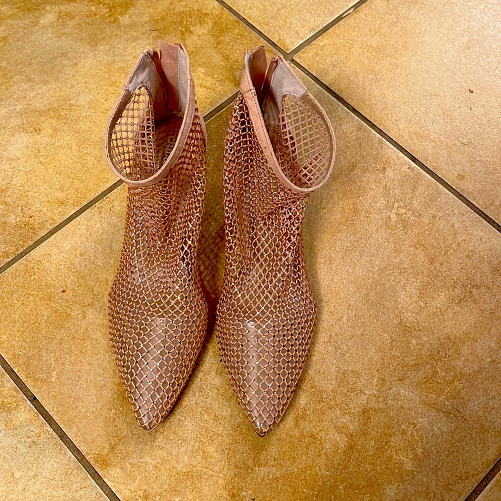 Charles David ankle boots 9